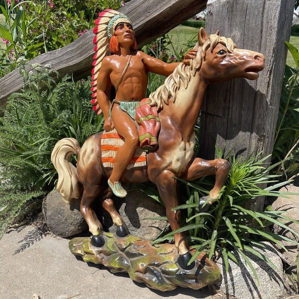 Vintage UNIVERSAL STATUARY CORP CHICAGO 1962 Native American Indian Chief Horse